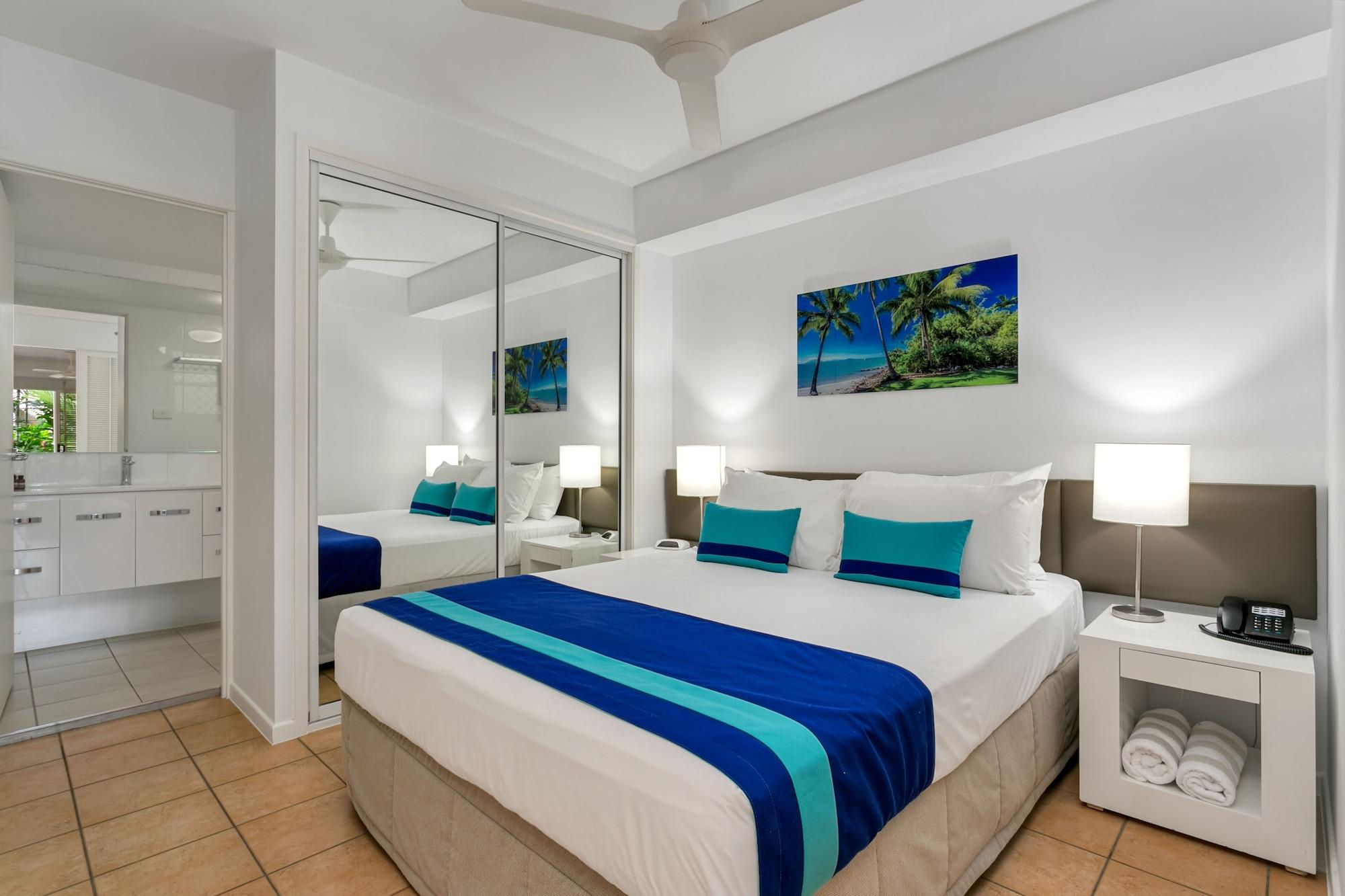 Port Douglas Apartments - Adults Only Oasis Екстер'єр фото