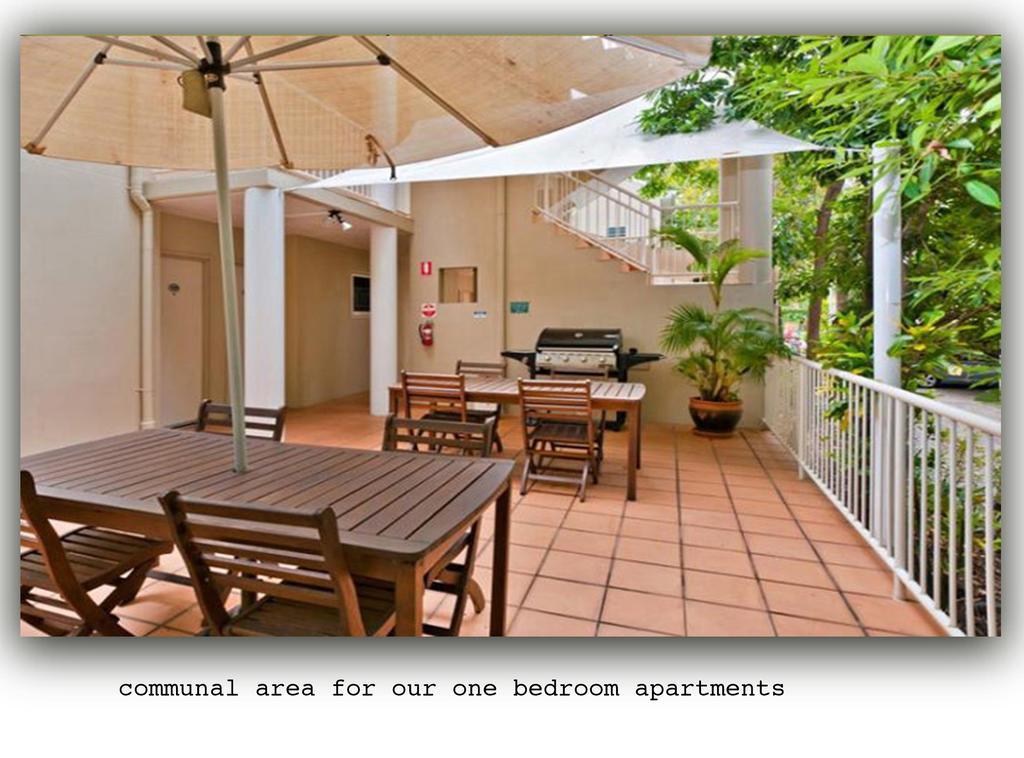 Port Douglas Apartments - Adults Only Oasis Екстер'єр фото